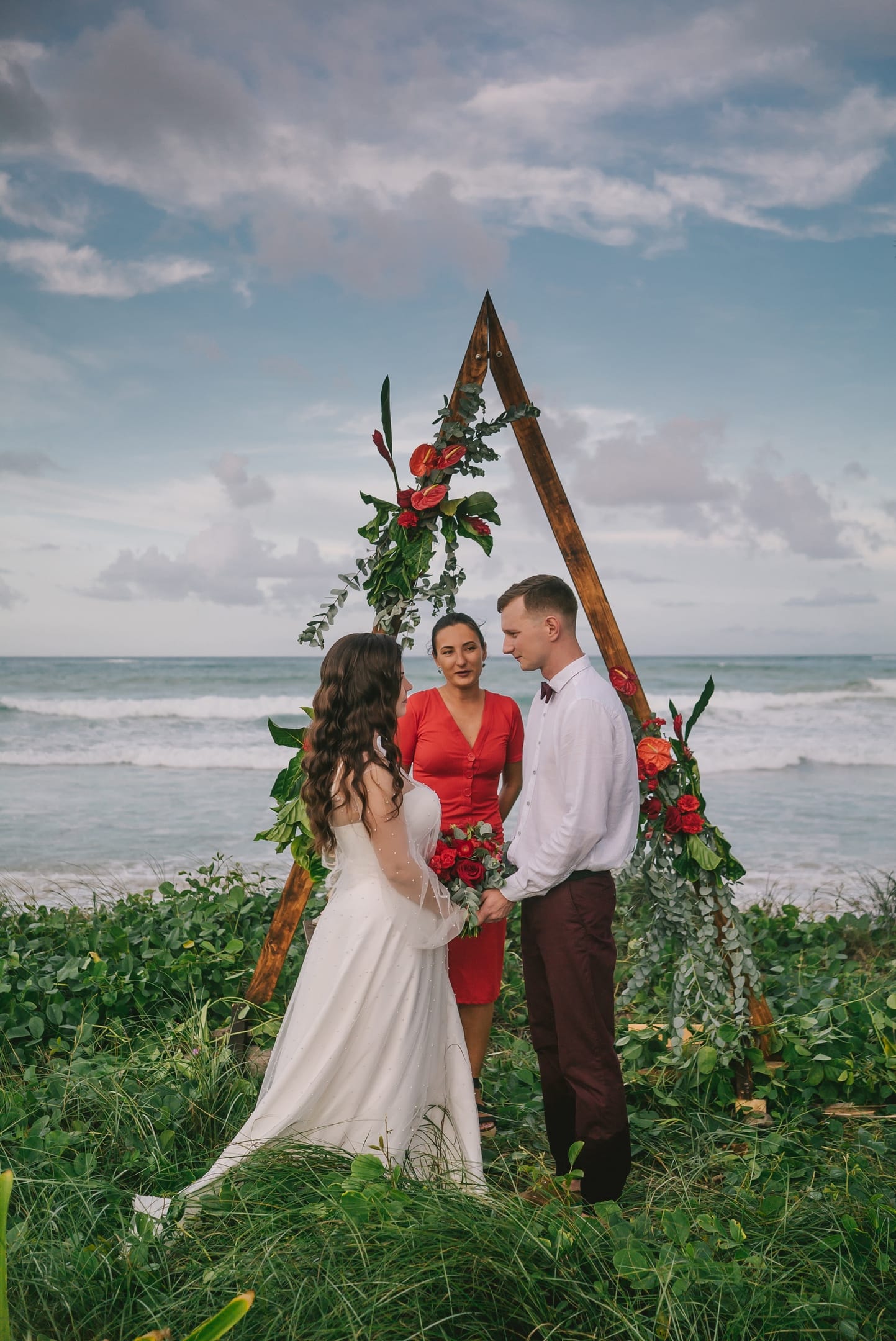 свадебная церемония в Доминикане на фоне океана